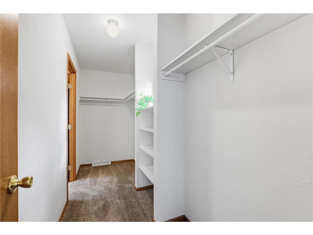 1534 Larpenteur Avenue E Saint Paul MN 55109 7091638 image17