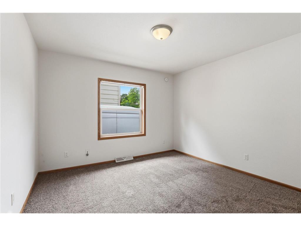 1534 Larpenteur Avenue E Saint Paul MN 55109 7091638 image26