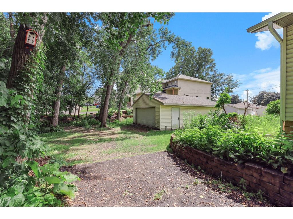 1534 Larpenteur Avenue E Saint Paul MN 55109 7091638 image31
