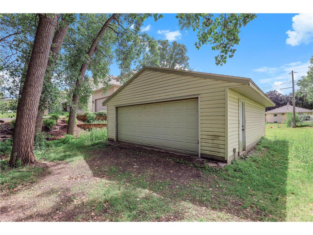 1534 Larpenteur Avenue E Saint Paul MN 55109 7091638 image32
