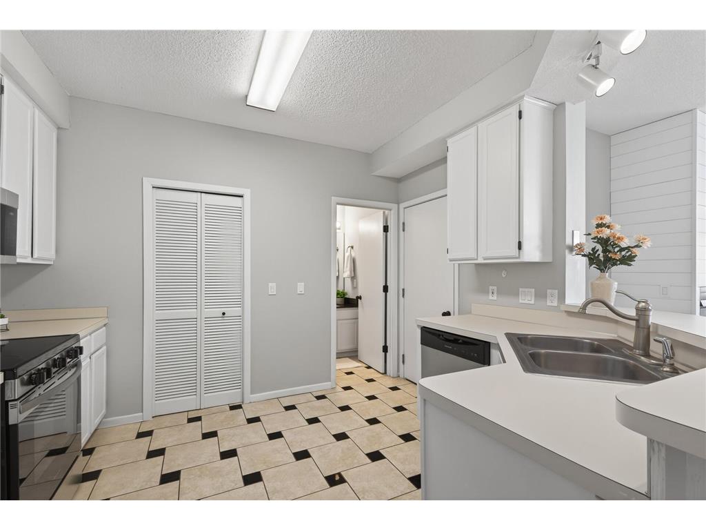 15345 Greenhaven Lane #110 Burnsville MN 55306 7050489 image14