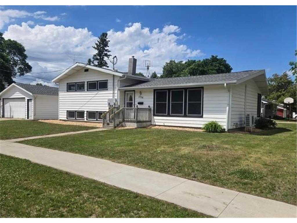 1536 10th Avenue N Moorhead MN 56560 7089880 image2