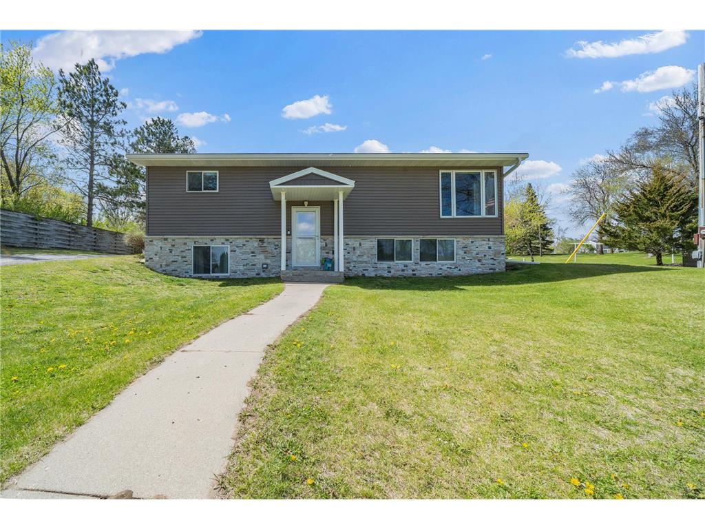 1536 W Latoka Drive SW Alexandria MN 56308 7073435 image1