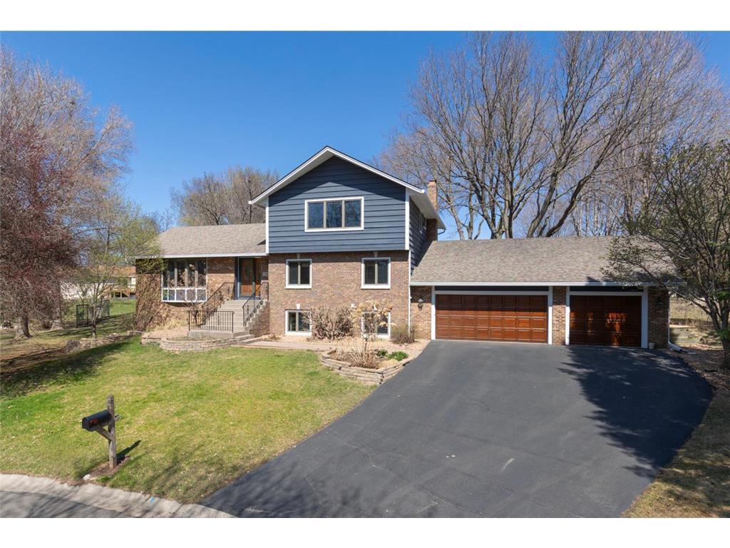 15361 Village Woods Drive Eden Prairie MN 55347 6708446 image1