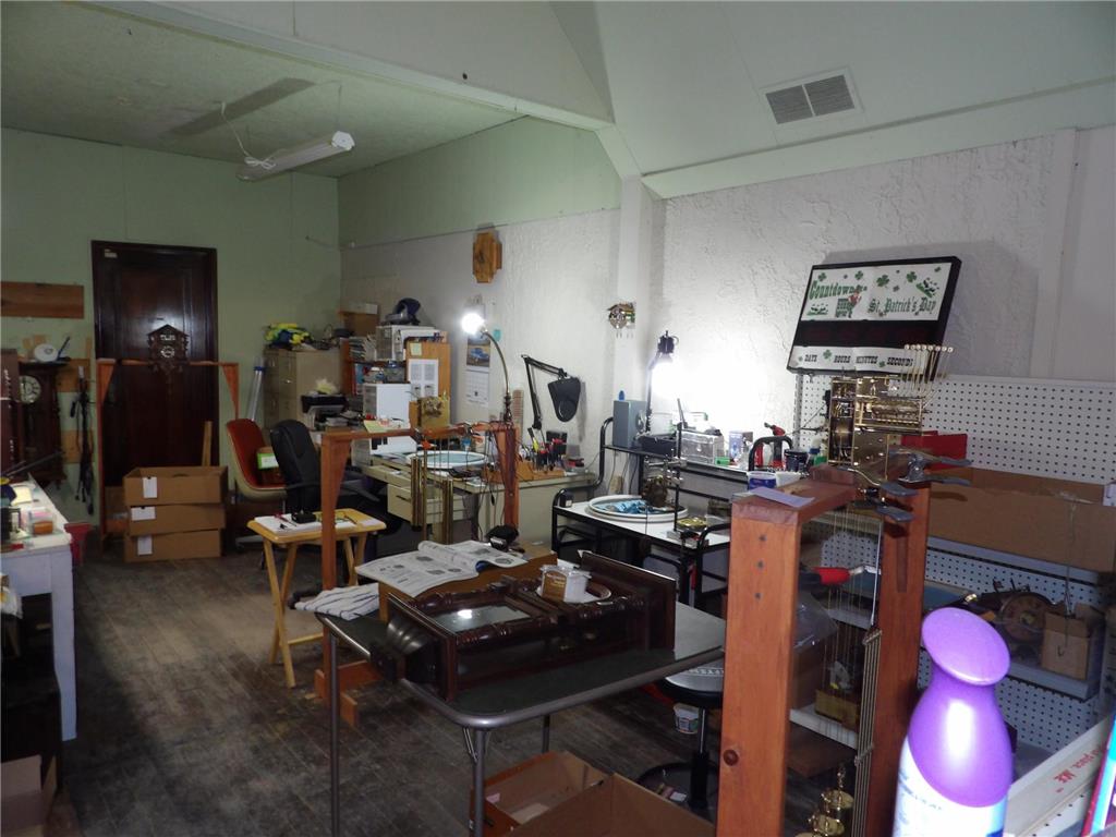 154 N Broadway Alden MN 56009 7041866 image3