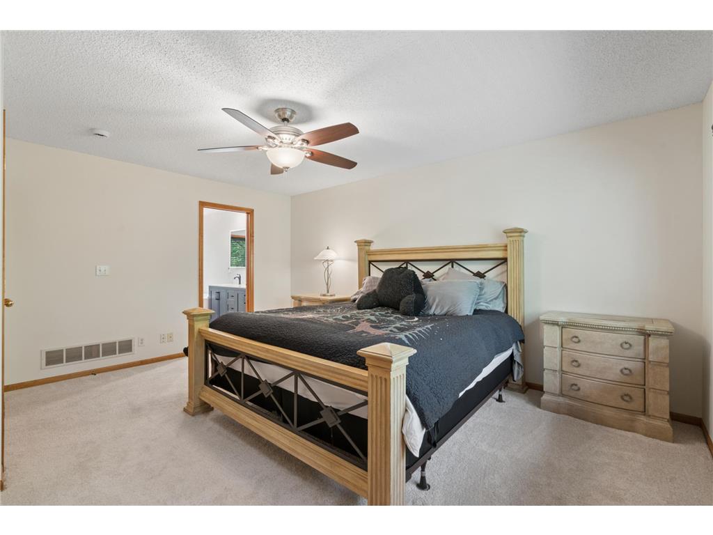 1540 Viewcrest Lane Burnsville MN 55337 7019205 image17