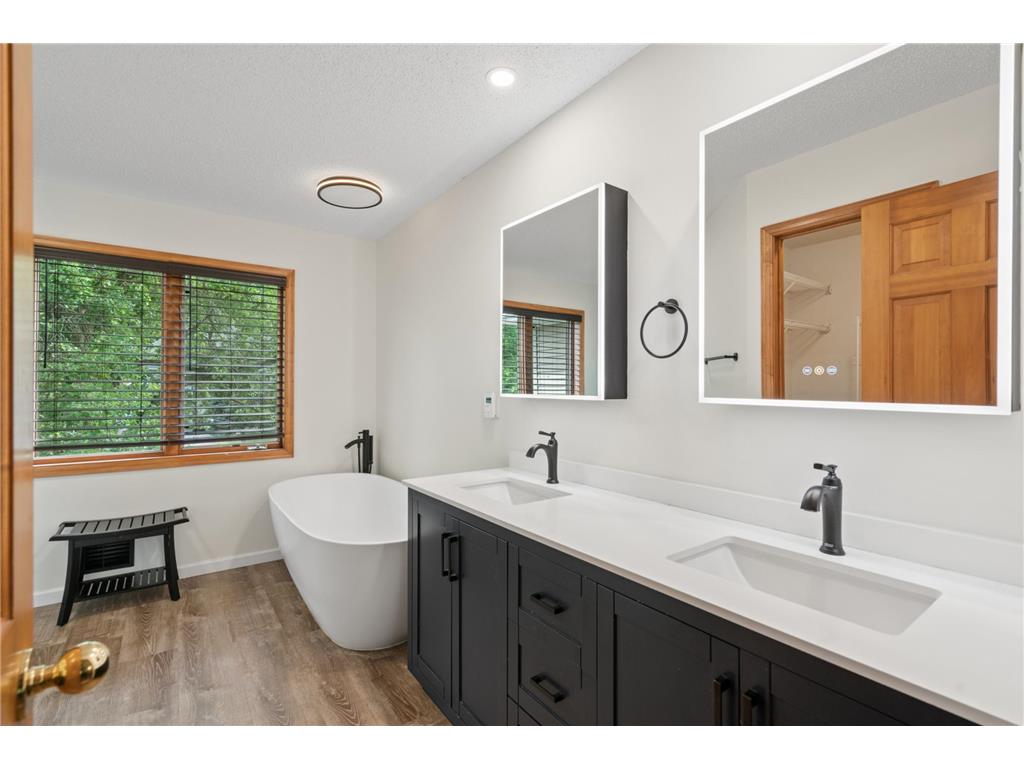 1540 Viewcrest Lane Burnsville MN 55337 7019205 image18