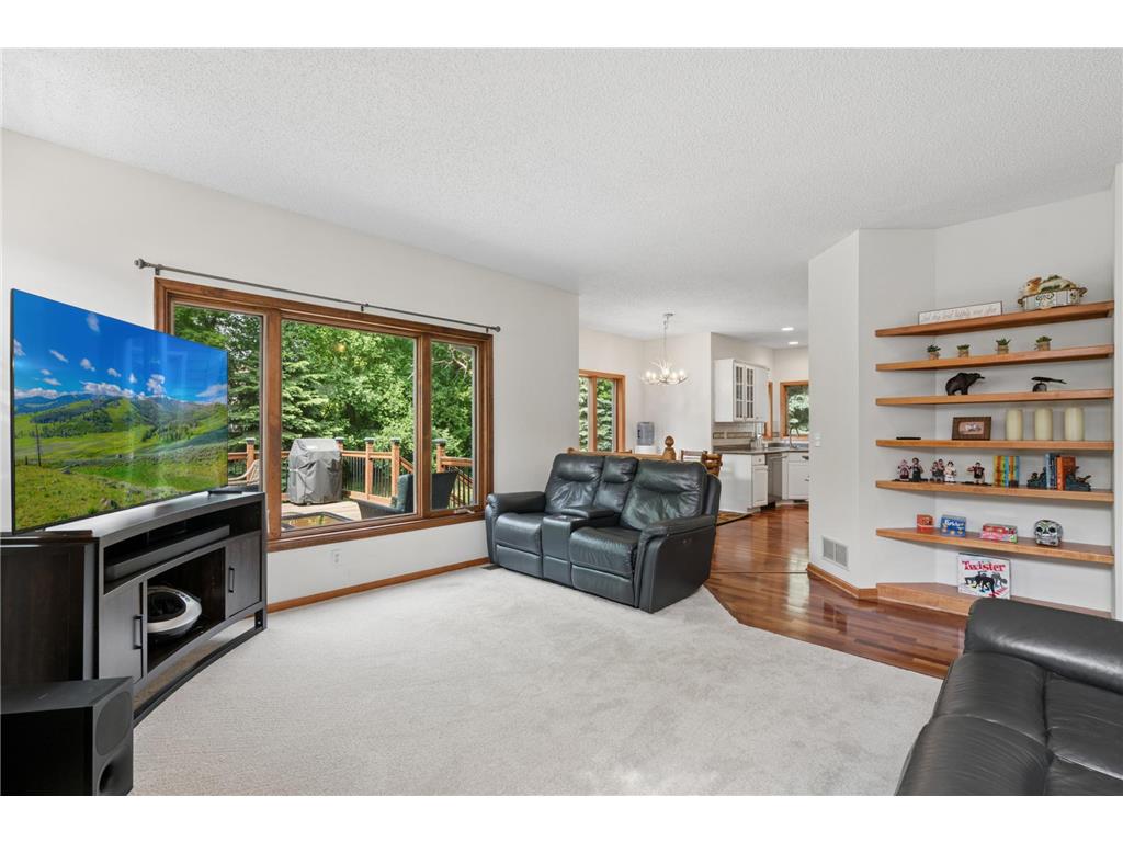 1540 Viewcrest Lane Burnsville MN 55337 7019205 image2