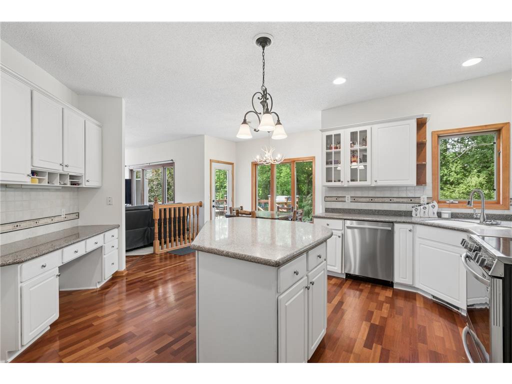 1540 Viewcrest Lane Burnsville MN 55337 7019205 image3