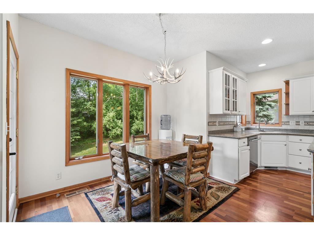 1540 Viewcrest Lane Burnsville MN 55337 7019205 image5