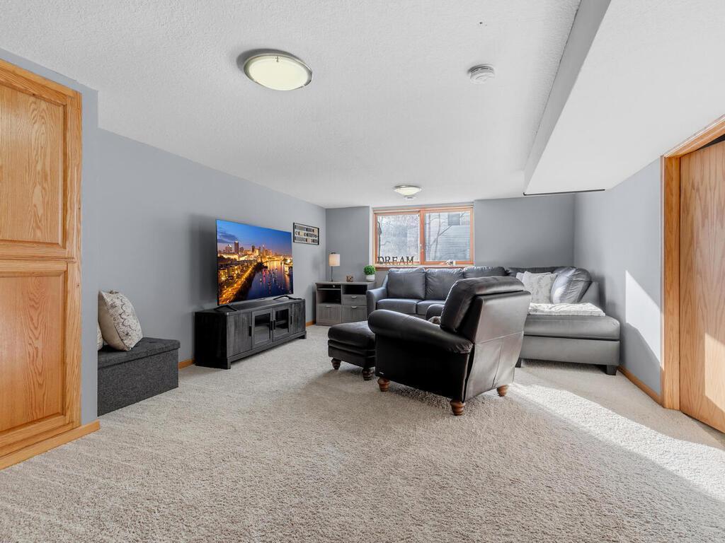 1541 60th Avenue NE Fridley MN 55432 7025859 image1