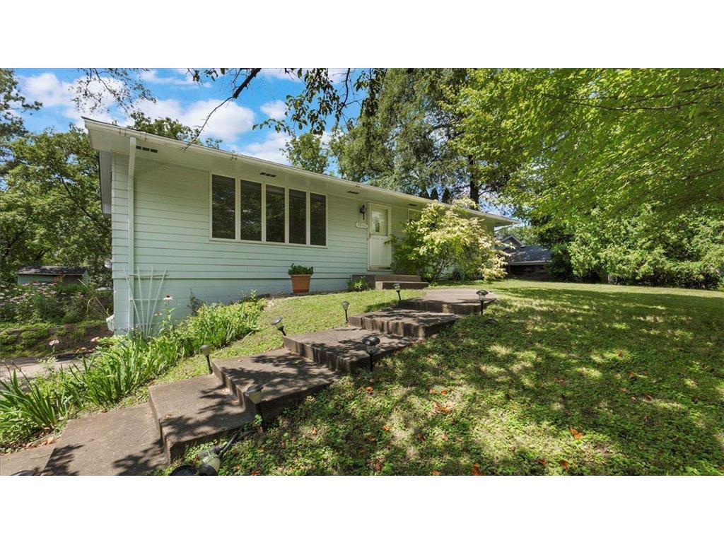 1541 Quebec Avenue N Golden Valley MN 55427 6573338 image1