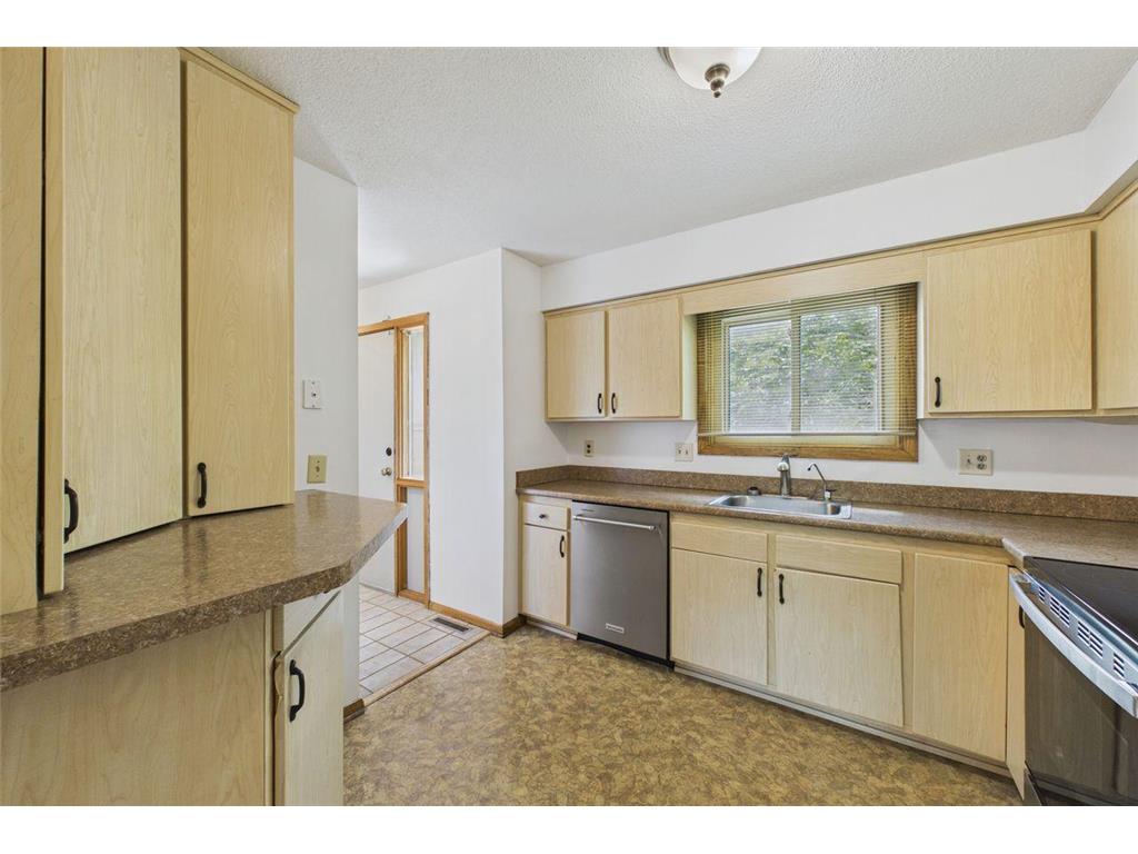 1541 S Bavarian Pass Fridley MN 55432 7076164 image4