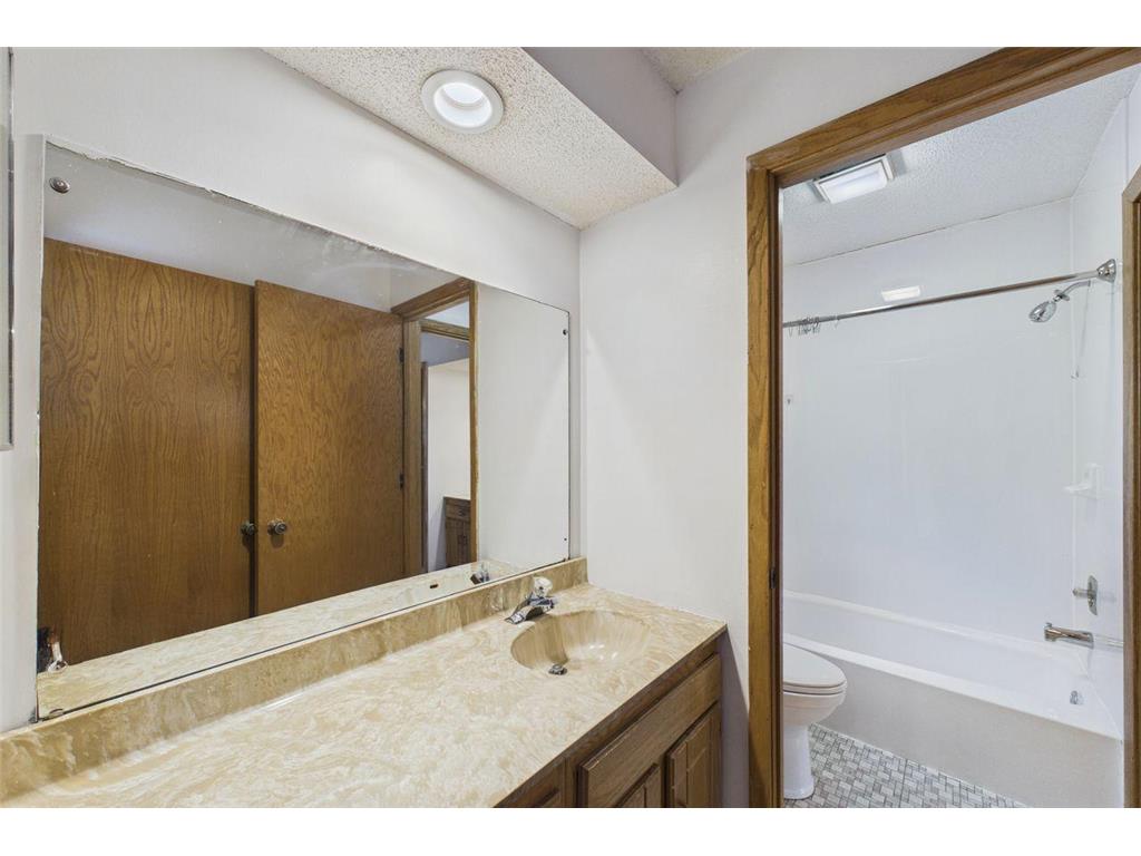 1541 S Bavarian Pass Fridley MN 55432 7076164 image9