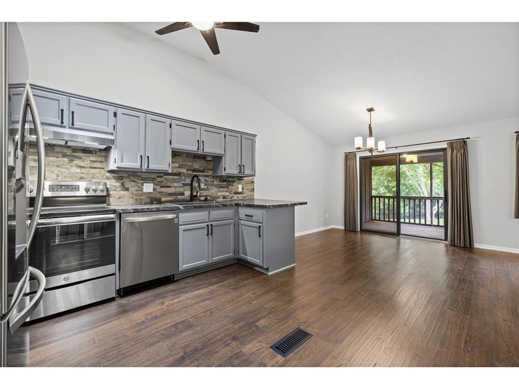 1544 Clemson Drive #B Eagan MN 55122 7090743 image5
