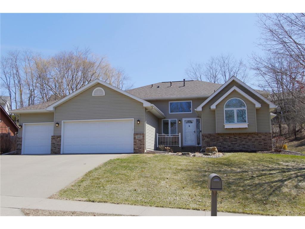 1545 Hillside Drive Red Wing MN 55066 6183356 image1