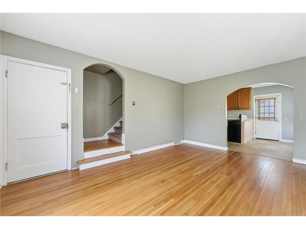 1545 Laurel Avenue Saint Paul MN 55104 6804250 image4