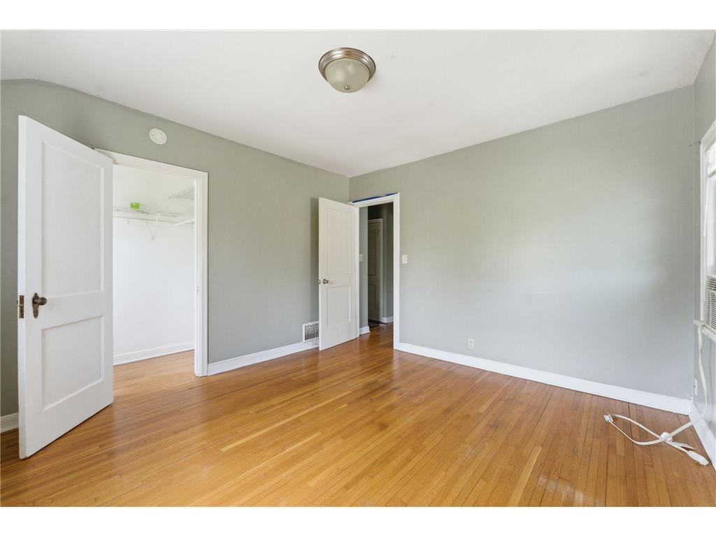 1545 Laurel Avenue Saint Paul MN 55104 6804250 image9