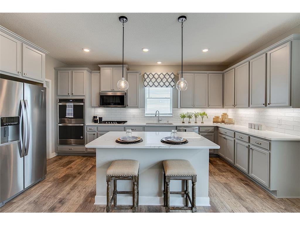 1547 Oak Creek Drive Chaska MN 55318 6360890 image1