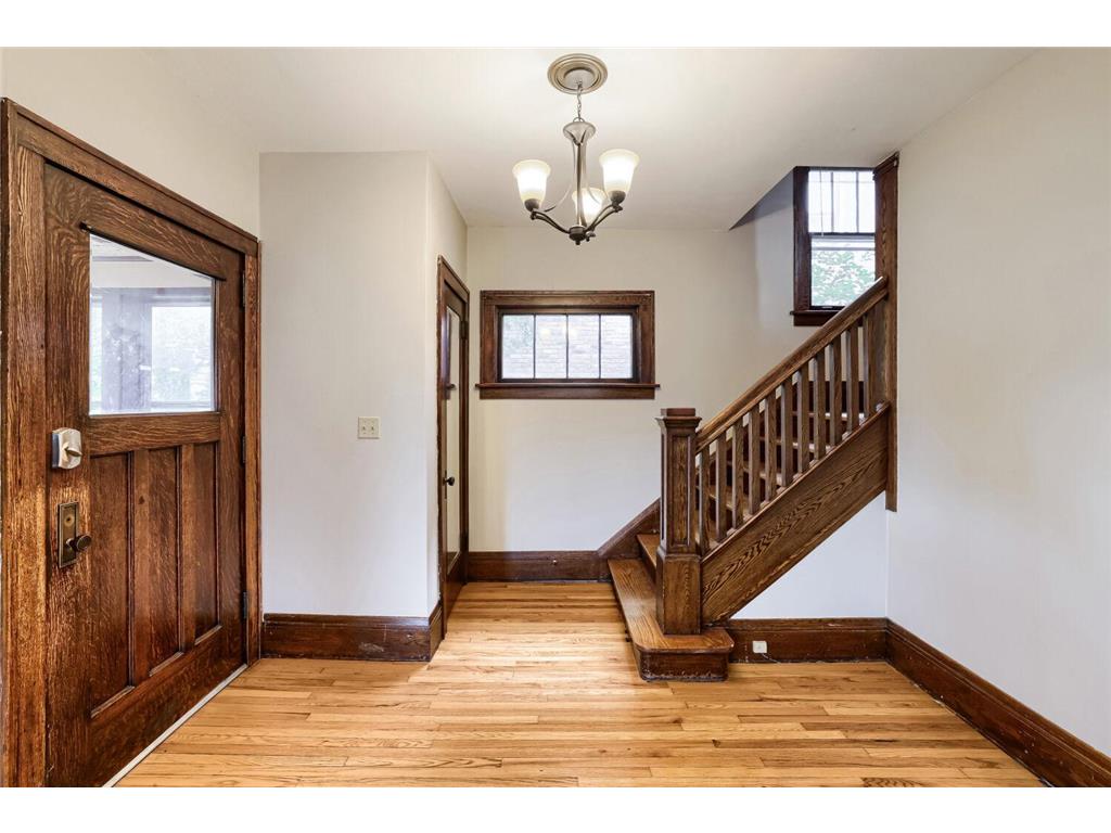 1549 Edmund Avenue Saint Paul MN 55104 7105843 image4