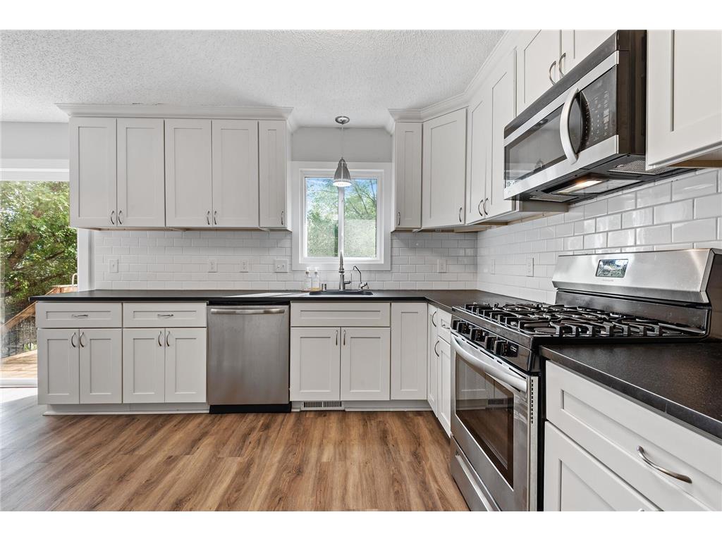 1549 Independence Avenue Chaska MN 55318 6394439 image1