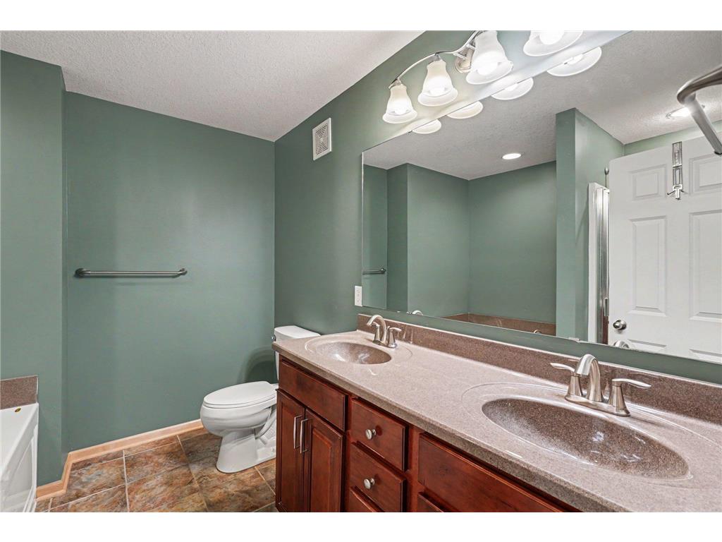 15493 June Grass Lane Eden Prairie MN 55347 7093142 image24