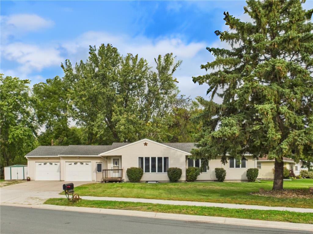 155 Hickory Avenue NE Montgomery MN 56069 6797611 image1