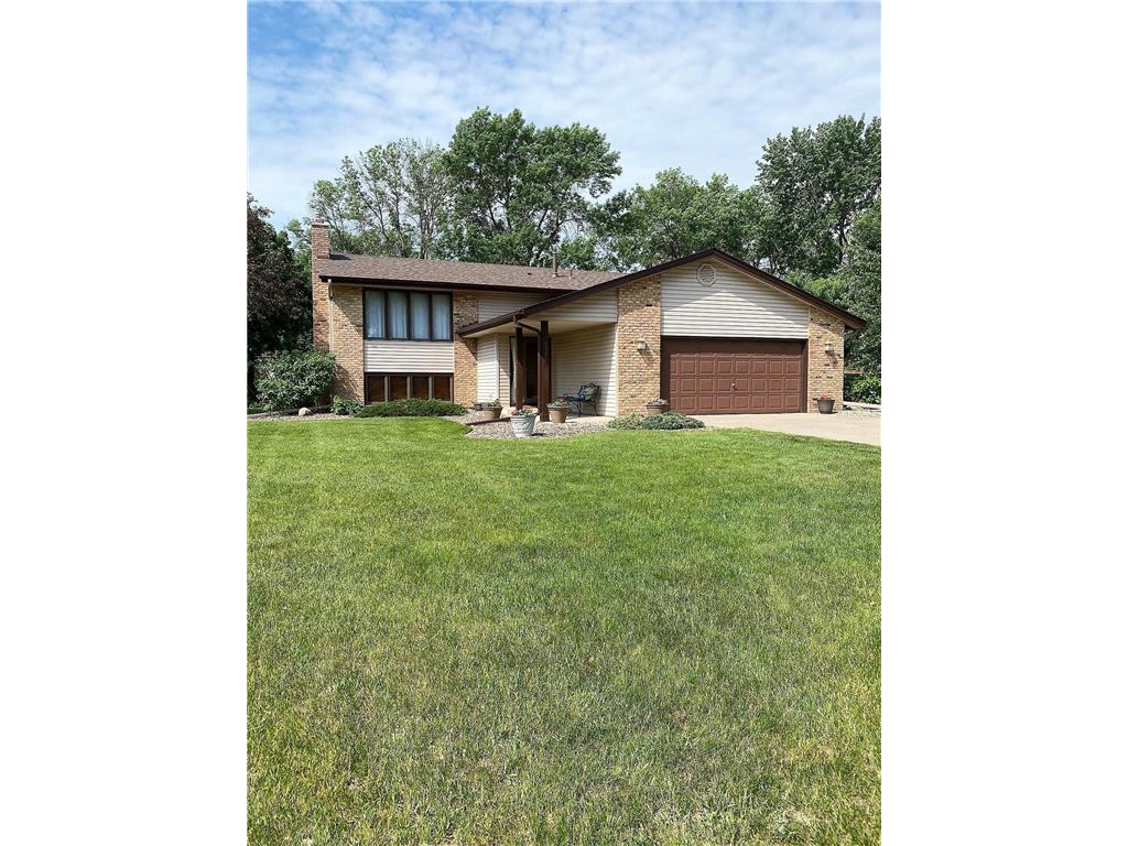 1550 Skyview Drive, Chaska, MN, 55318 MLS 6381469 Edina Realty