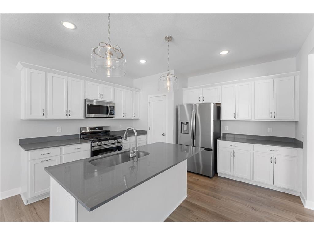 1551 Creekwood Dr New Richmond WI 54017 7065156 image12