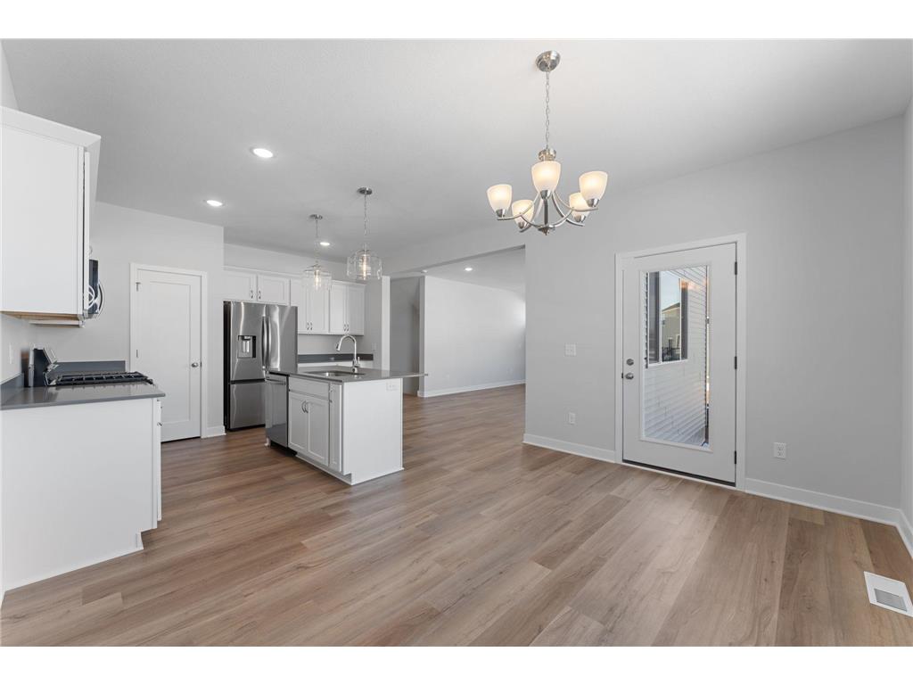 1551 Creekwood Dr New Richmond WI 54017 7065156 image18