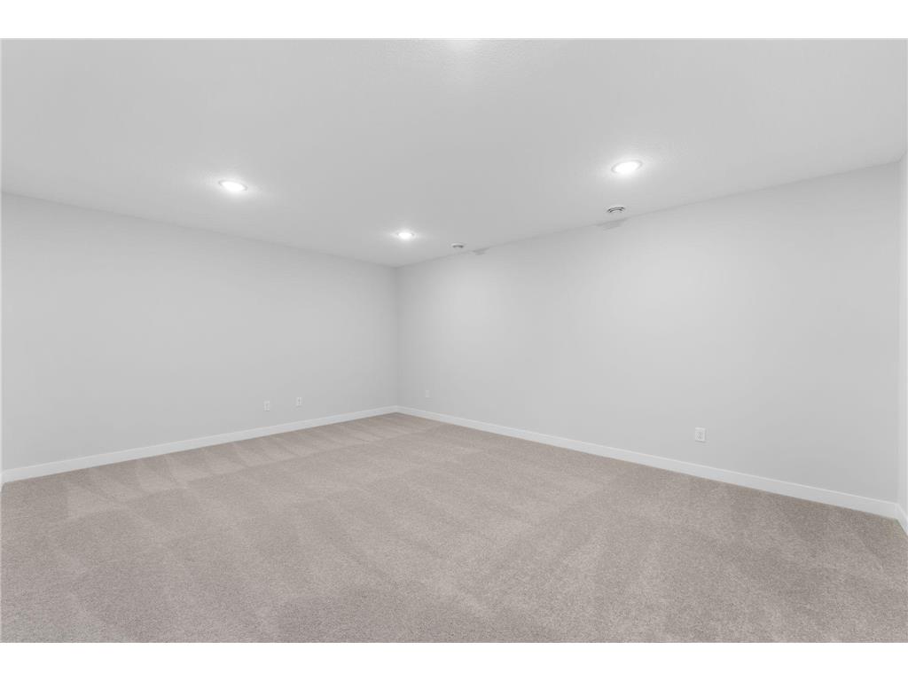 1551 Creekwood Dr New Richmond WI 54017 7065156 image32