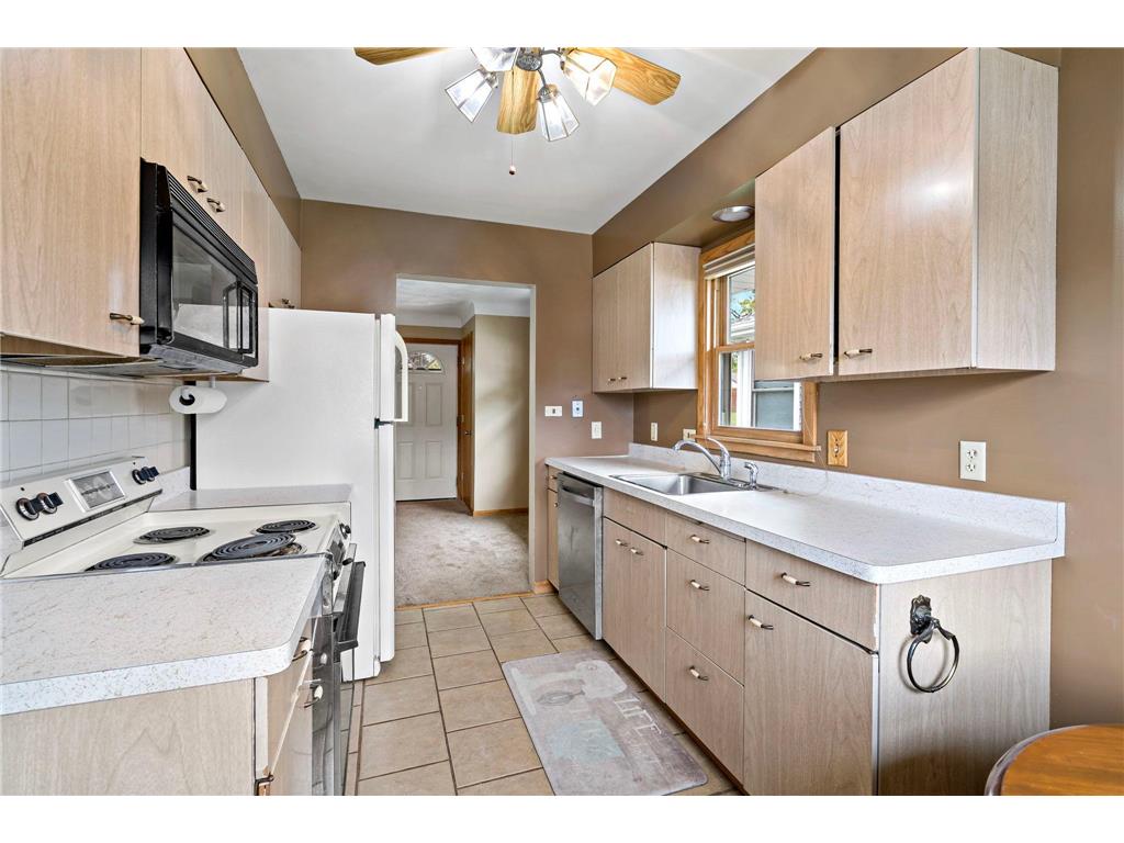 1552 Hoyt Avenue E Saint Paul MN 55106 7075411 image10