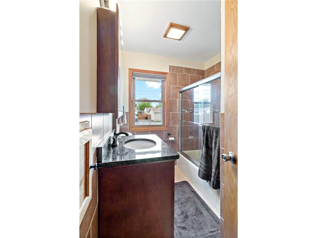 1552 Hoyt Avenue E Saint Paul MN 55106 7075411 image12
