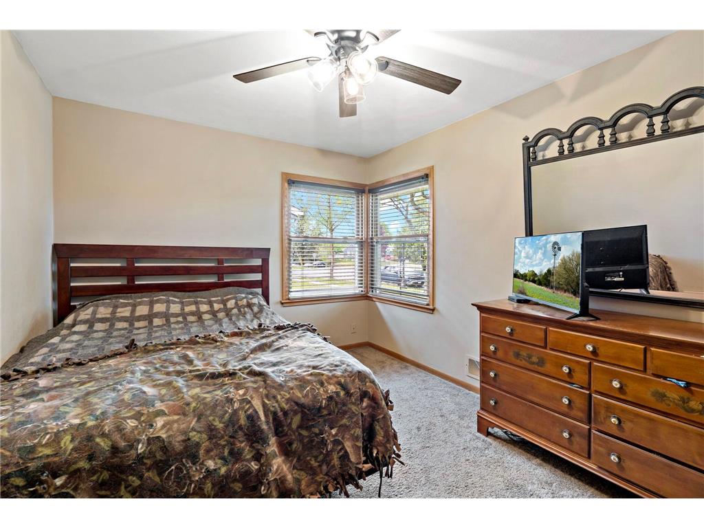 1552 Hoyt Avenue E Saint Paul MN 55106 7075411 image15