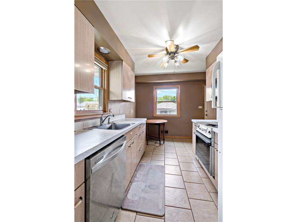 1552 Hoyt Avenue E Saint Paul MN 55106 7075411 image9