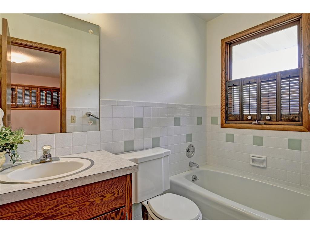 1552 Sumter Avenue N Golden Valley MN 55427 6820147 image12