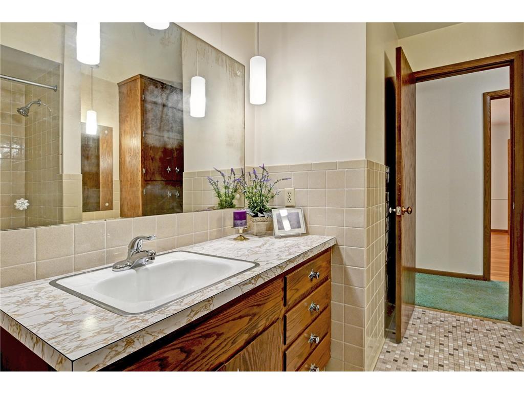 1552 Sumter Avenue N Golden Valley MN 55427 6820147 image16