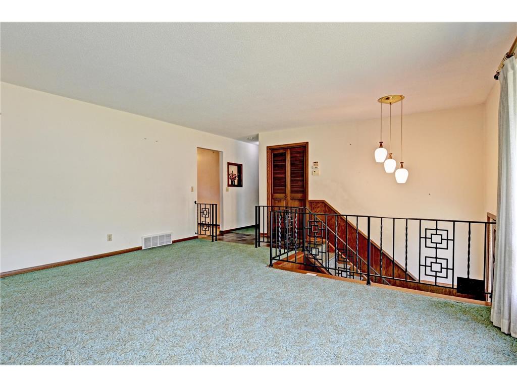 1552 Sumter Avenue N Golden Valley MN 55427 6820147 image4