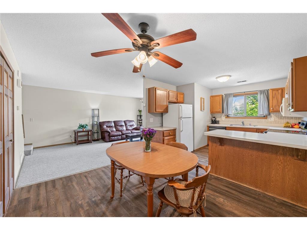 1554 Helmo Avenue N Oakdale MN 55128 7099950 image10