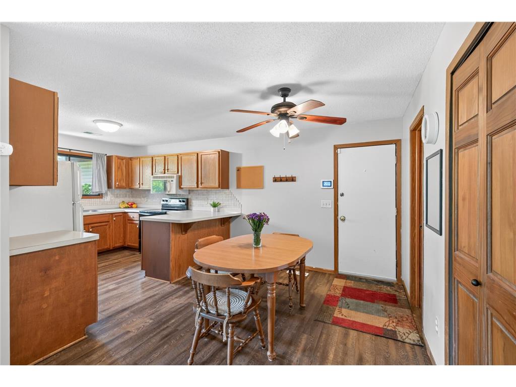 1554 Helmo Avenue N Oakdale MN 55128 7099950 image12
