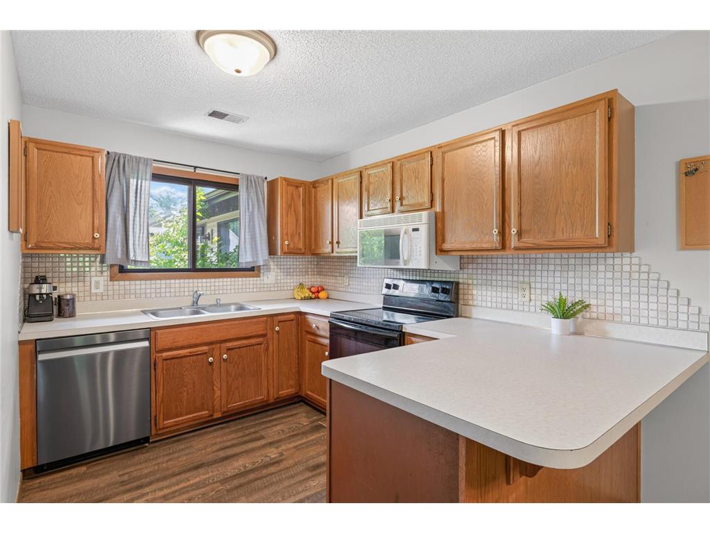 1554 Helmo Avenue N Oakdale MN 55128 7099950 image13
