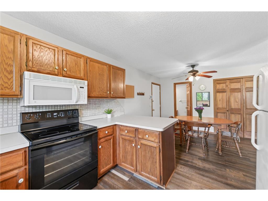 1554 Helmo Avenue N Oakdale MN 55128 7099950 image14