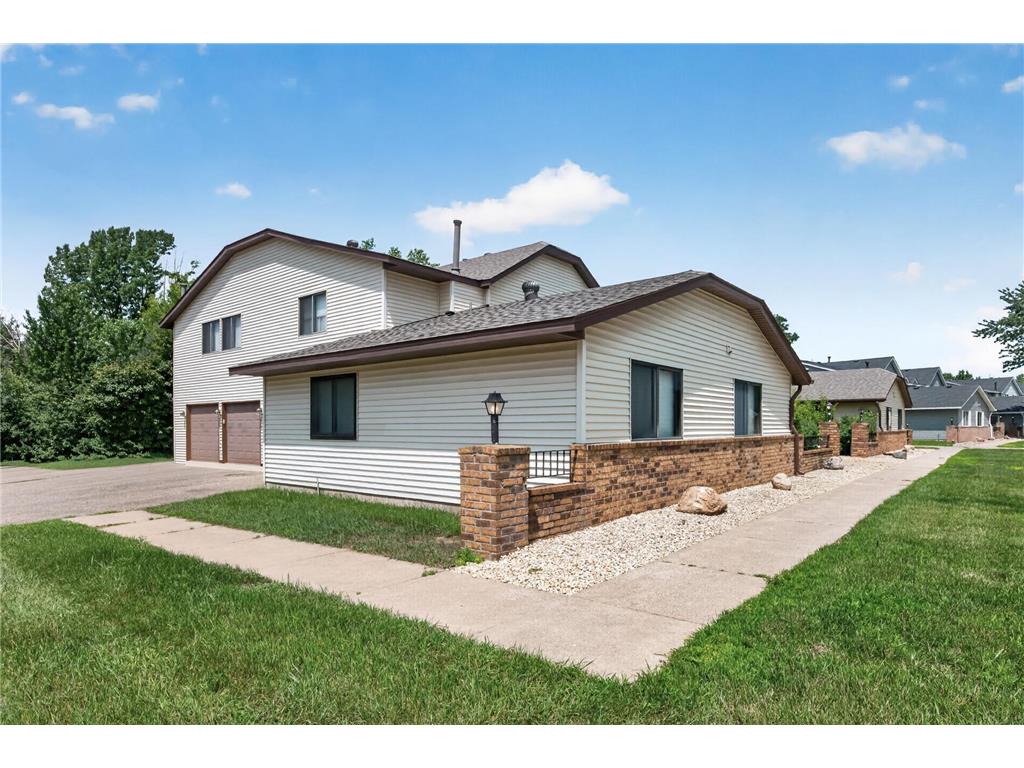 1554 Helmo Avenue N Oakdale MN 55128 7099950 image27