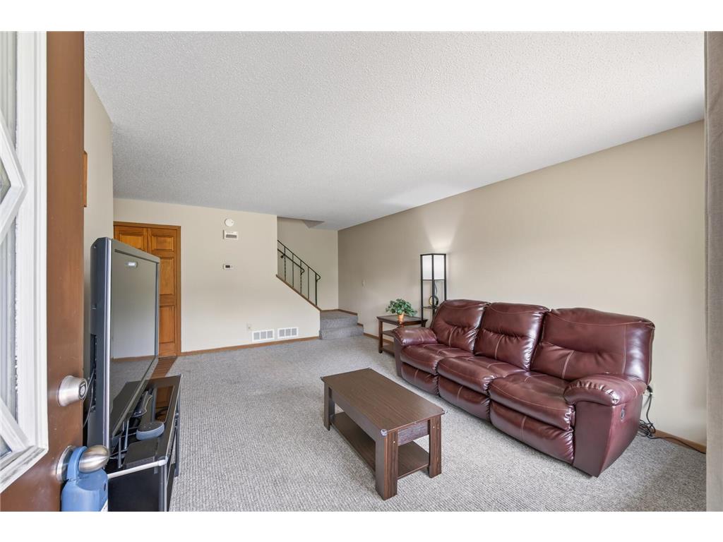 1554 Helmo Avenue N Oakdale MN 55128 7099950 image6