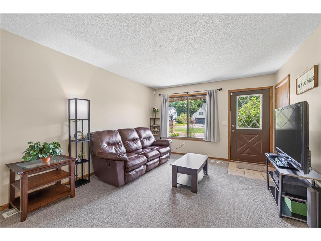 1554 Helmo Avenue N Oakdale MN 55128 7099950 image7