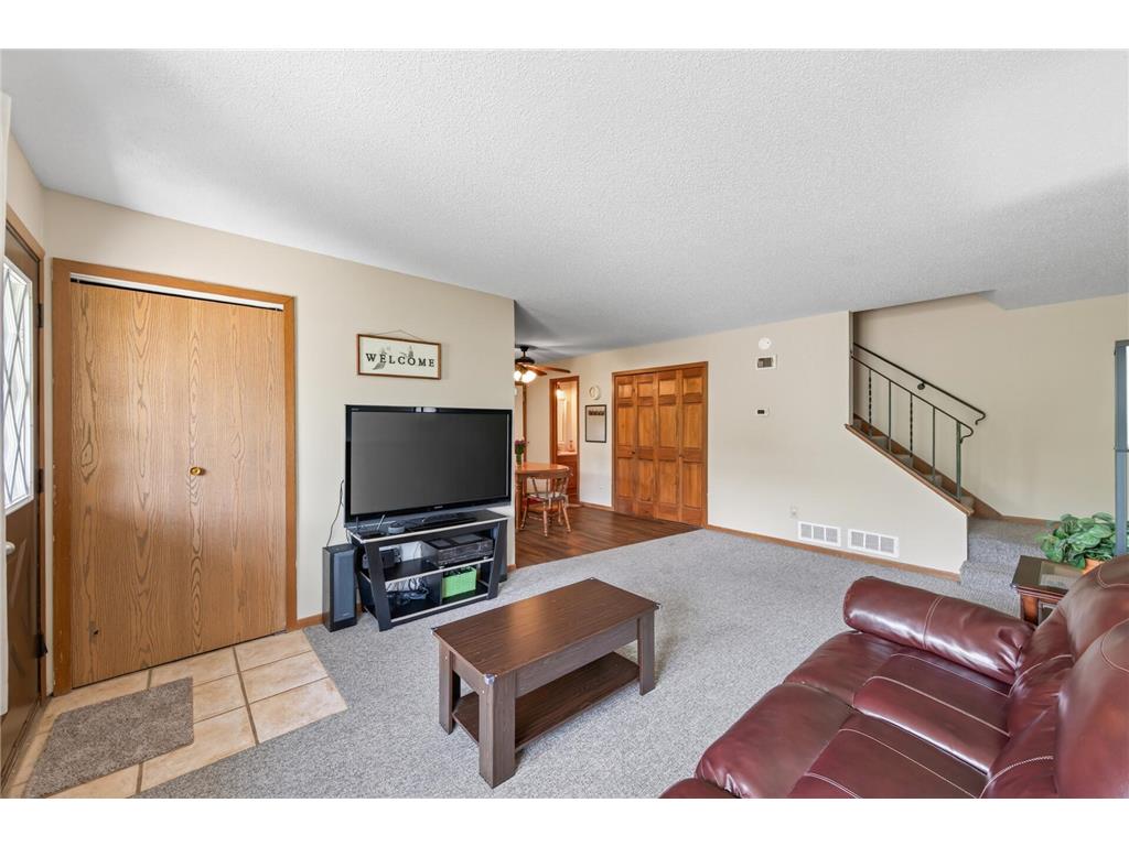 1554 Helmo Avenue N Oakdale MN 55128 7099950 image8