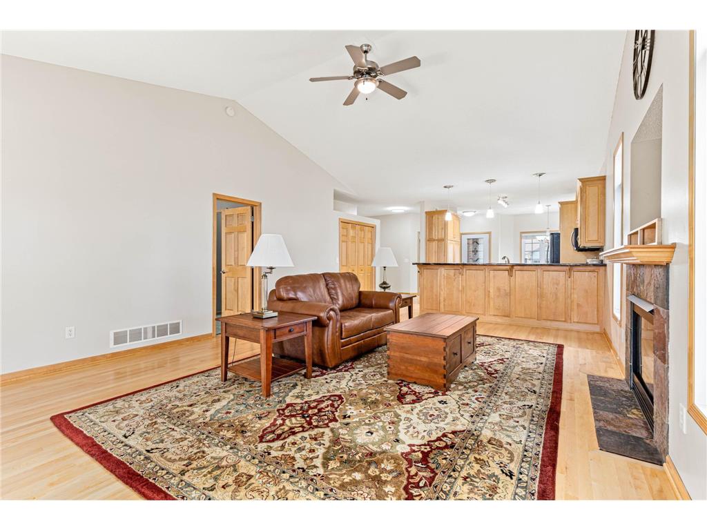 1555 129th Avenue NW Coon Rapids MN 55448 6517460 image10