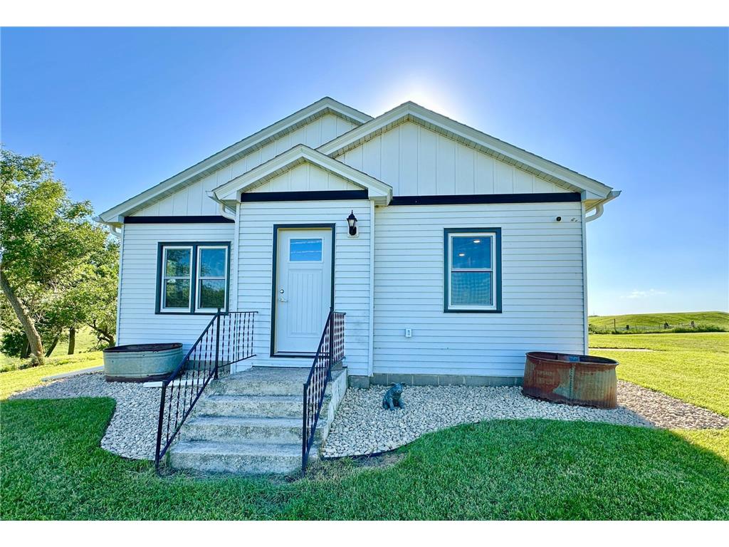 1555 US Highway 75 Lake Benton Twp MN 56149 7023103 image2