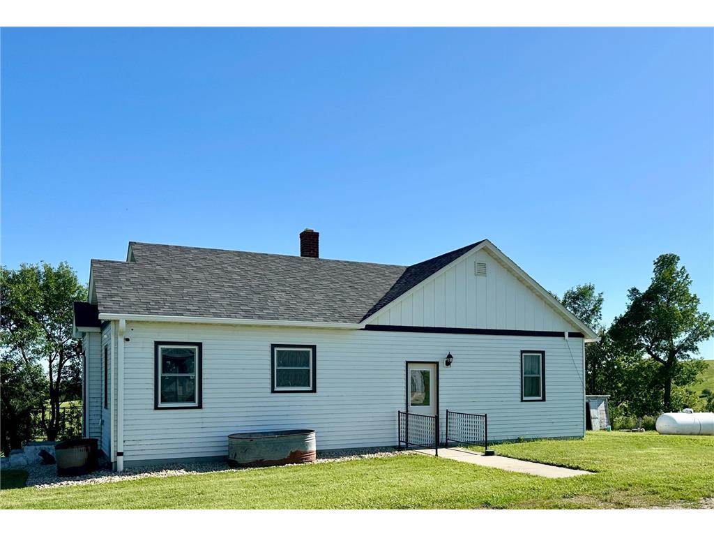 1555 US Highway 75 Lake Benton Twp MN 56149 7023103 image6