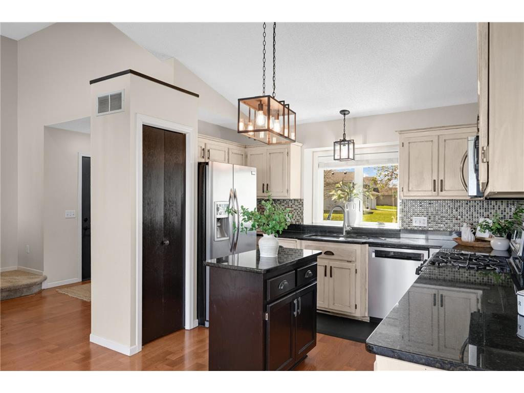 15556 Danbury Avenue W Rosemount MN 55068 7054647 image2